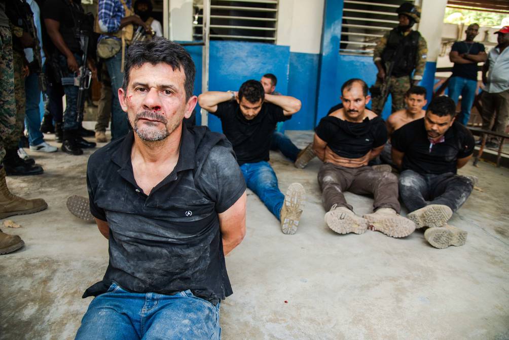 Denuncian que exmilitares colombianos detenidos en Haití están hacinados