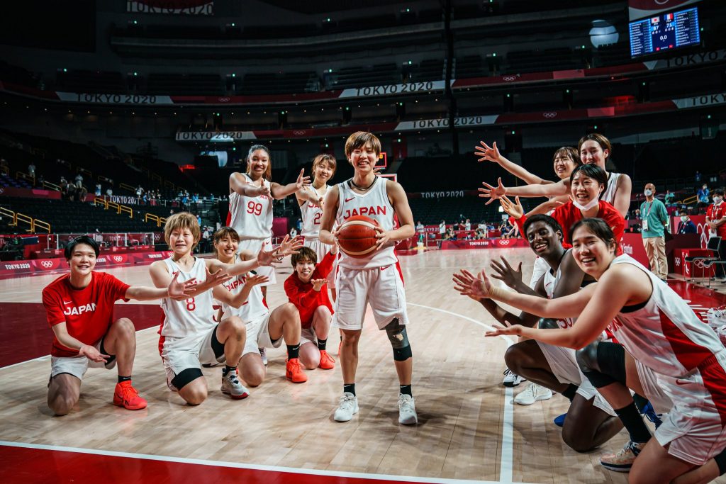 Japón peleará el oro contra EEUU tras barrer a Francia en baloncesto femenino