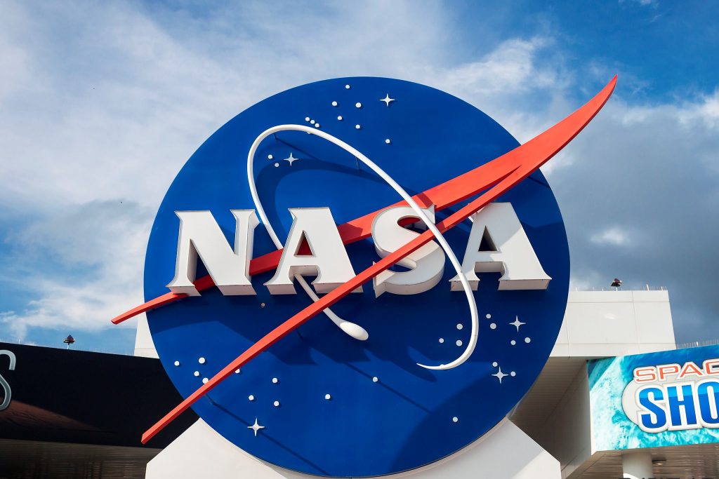 La NASA pospone caminata espacial fuera de la EEI