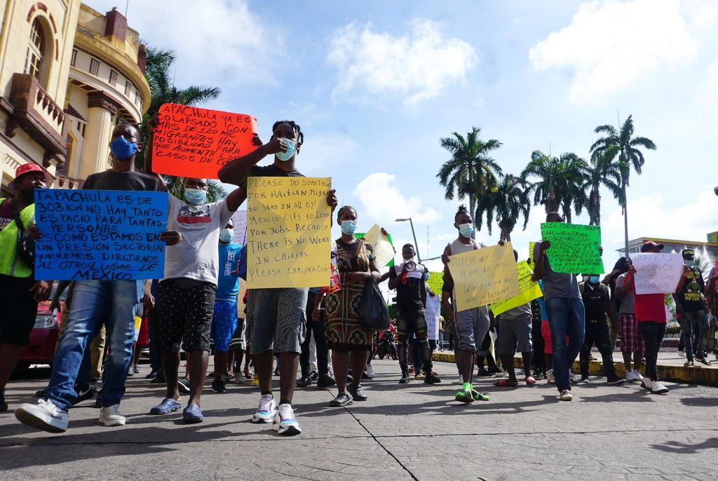 Una caravana de migrantes sale desde el sur de México en dirección a EEUU
