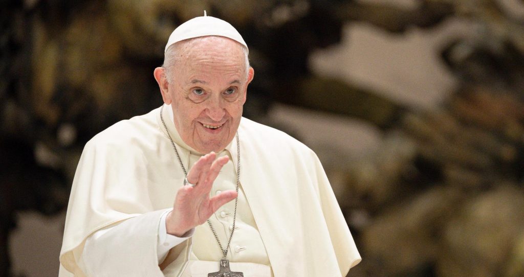 El papa afirmó que "una legislación cuidadosa" puede reducir las amenazas de la tecnología