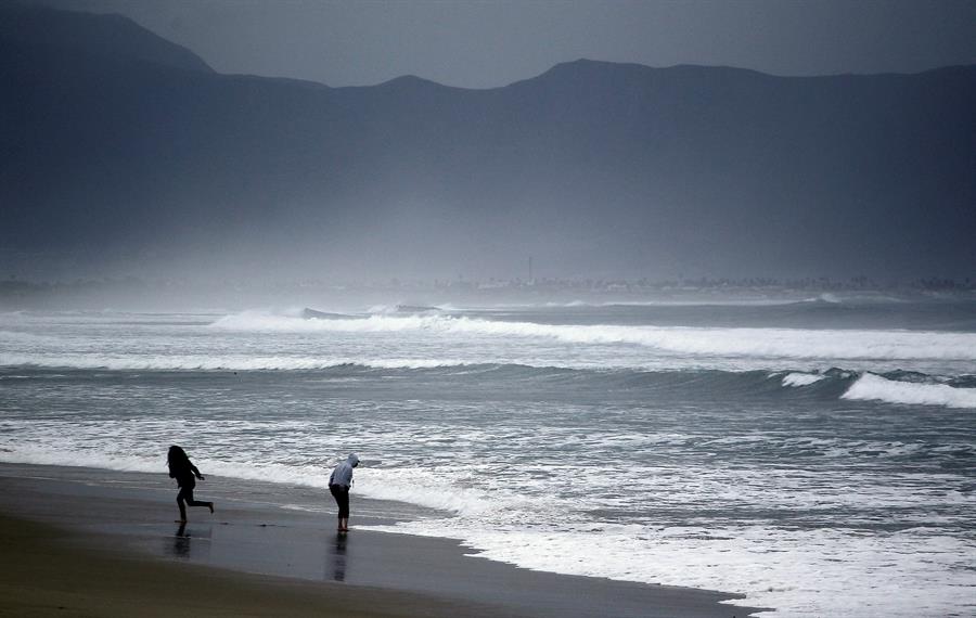 Tormenta tropical Kevin se fortalece en el suroeste del Pacífico mexicano