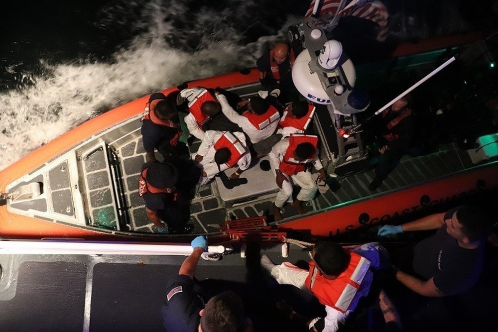 Interceptan bote con 40 emigrantes dominicanos rumbo a Puerto Rico