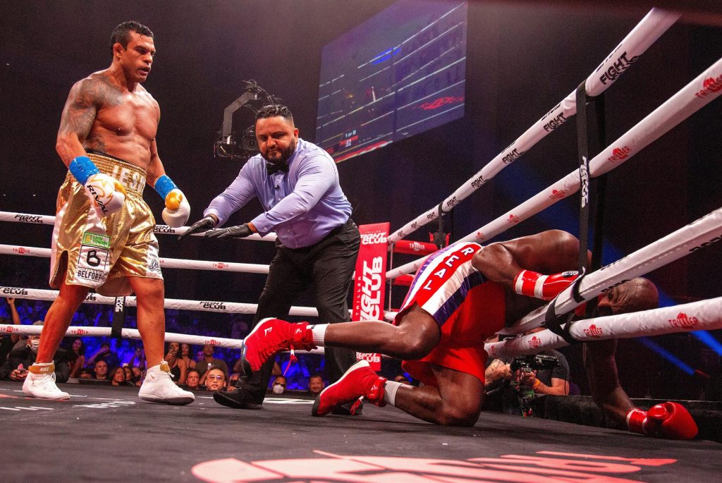 2 minutos bastaron para que Belfort acabara con el esperado regreso de Holyfield