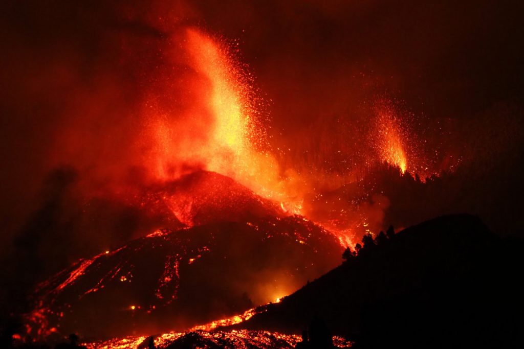 Se ralentiza el avance de la lava del volcán de La Palma a 14 hectáreas en 36 horas