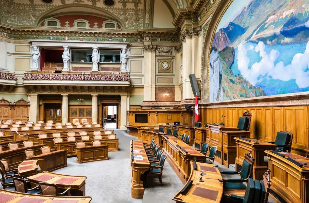 Tras recuento de votos, Parlamento de Islandia se quedó sin mayoría de mujeres
