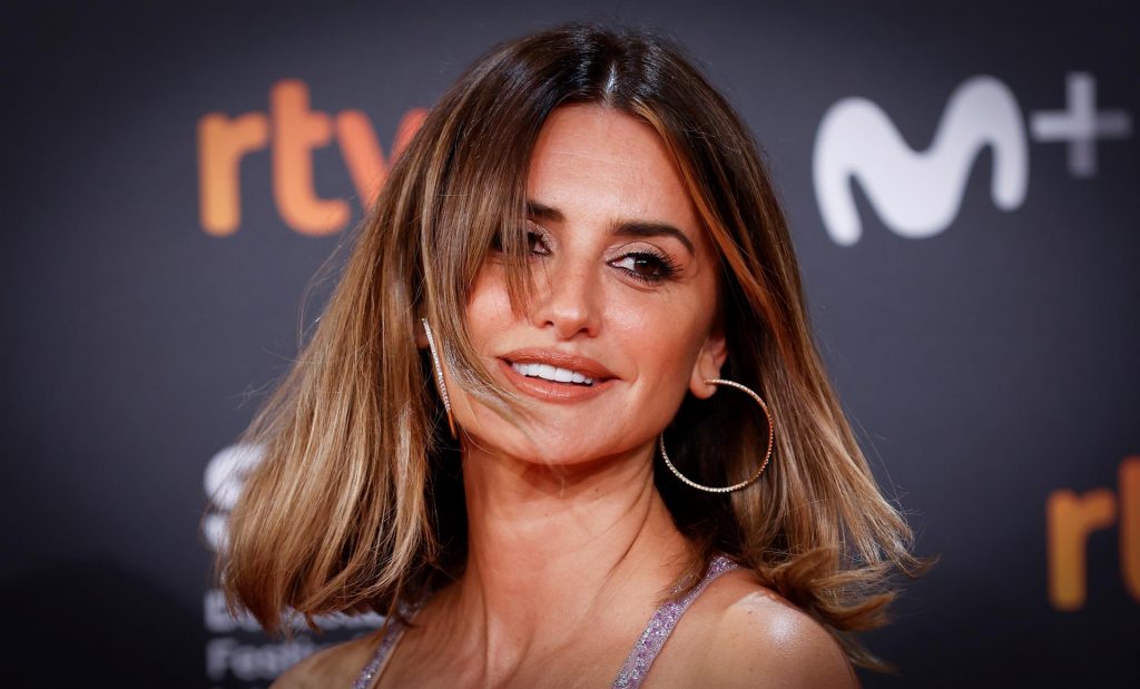 Penélope Cruz entregó el Premio Donostia a Cotillard