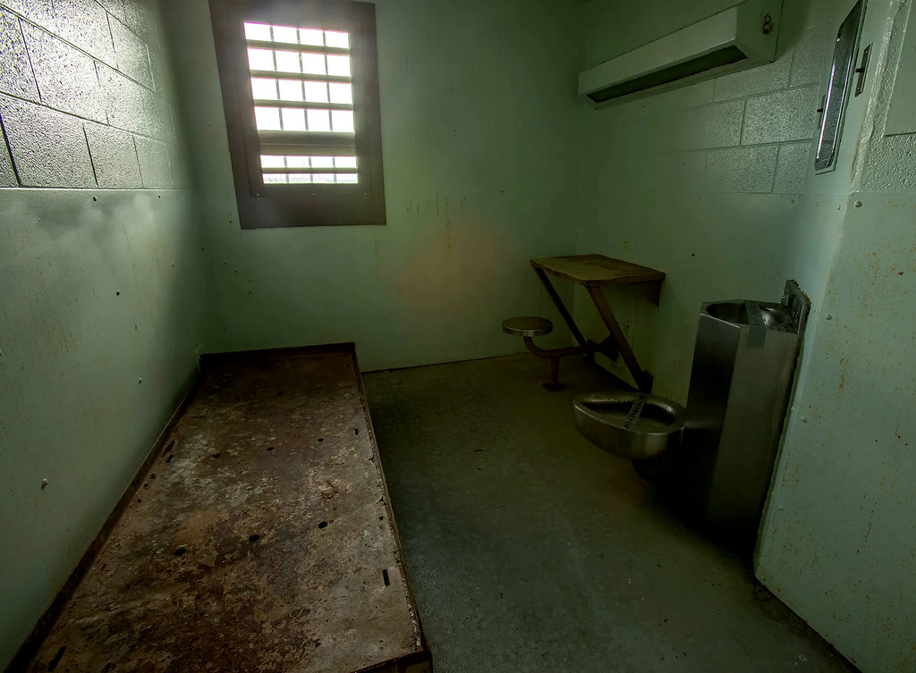 Nueva York quiere trasladar a cientos de presos de polémica cárcel de Rikers