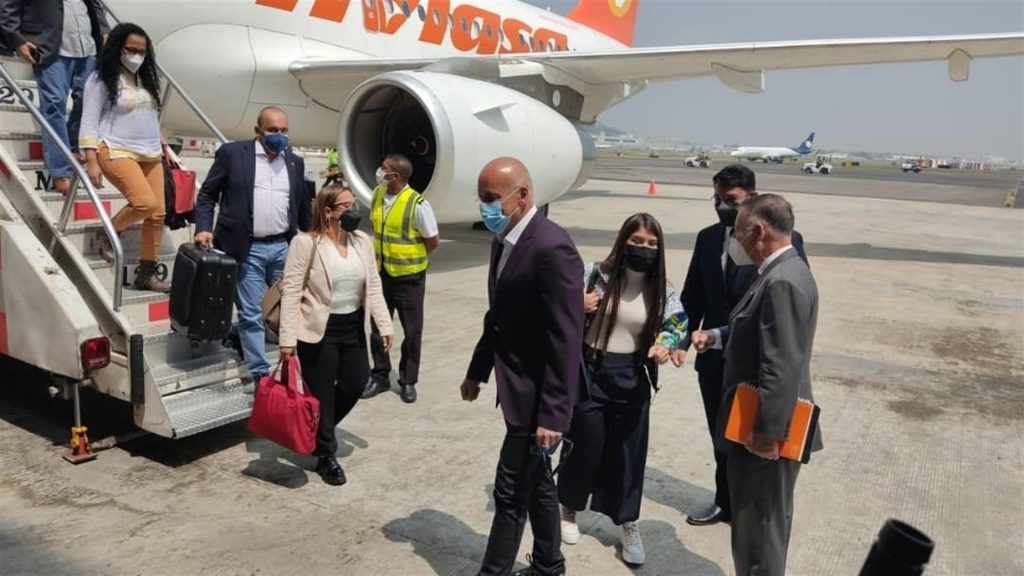Venezuela reanudará diálogo tras llegada de delegación de Maduro a México