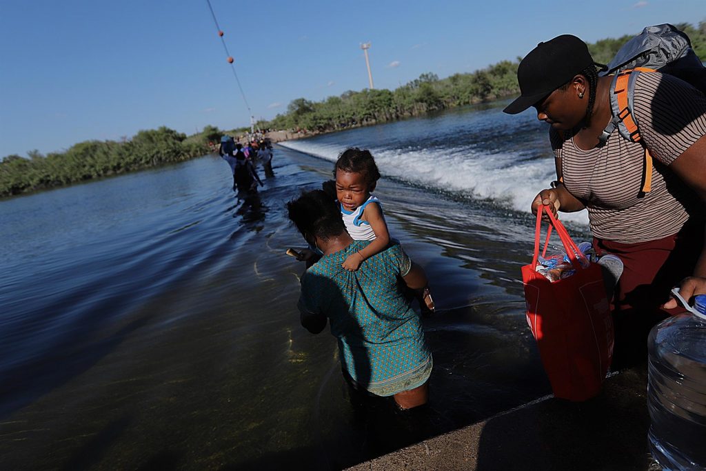 Hasta 8 vuelos diarios de deportación a Haití estaría planeando EEUU