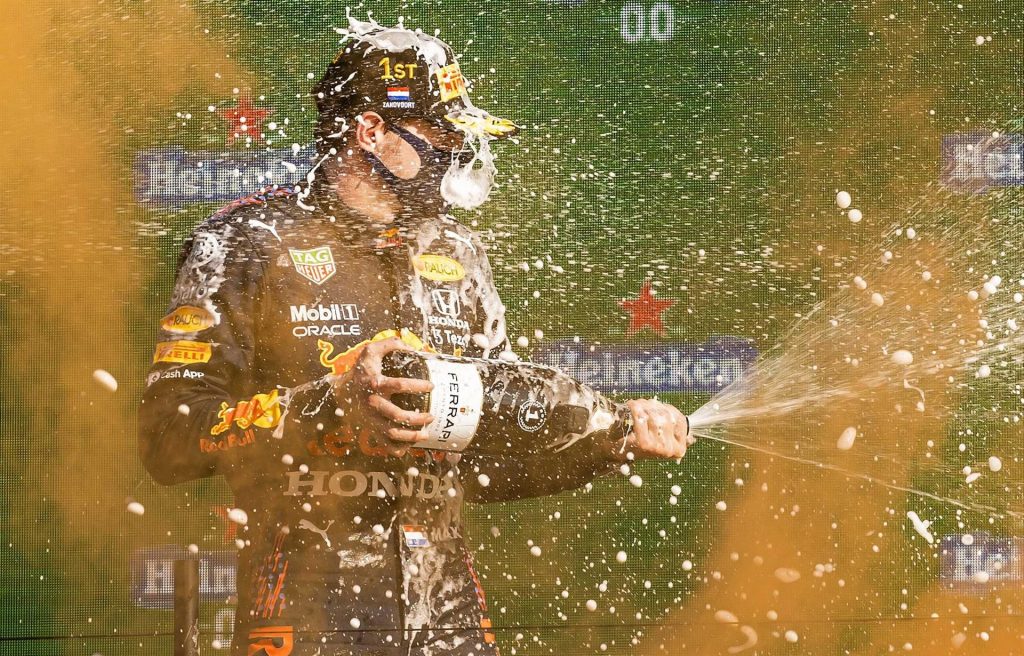 Verstappen triunfó en el GP de Países Bajos y se impuso como líder