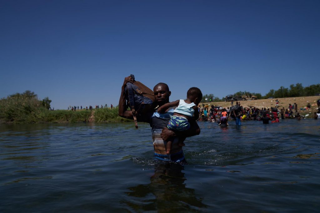 EEUU anuncia que ya no hay migrantes haitianos en el puente fronterizo