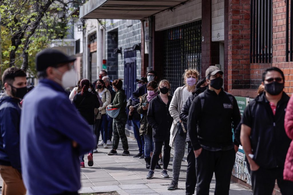"Algo no habremos hecho bien", dijo Fernández tras las primarias legislativas en Argentina