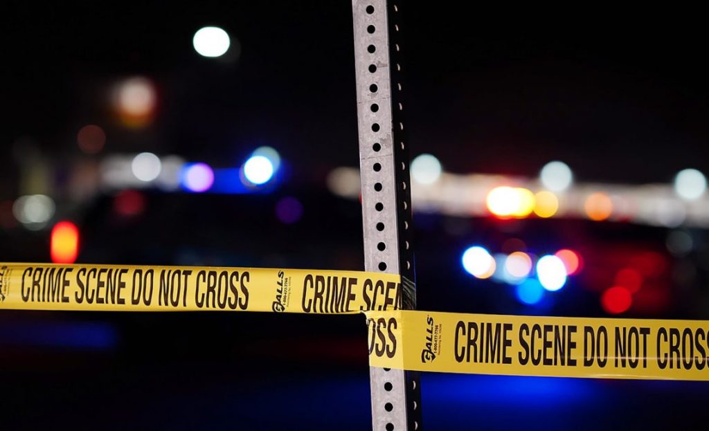 Tres muertos y tres heridos en un tiroteo afuera de un bar en EEUU
