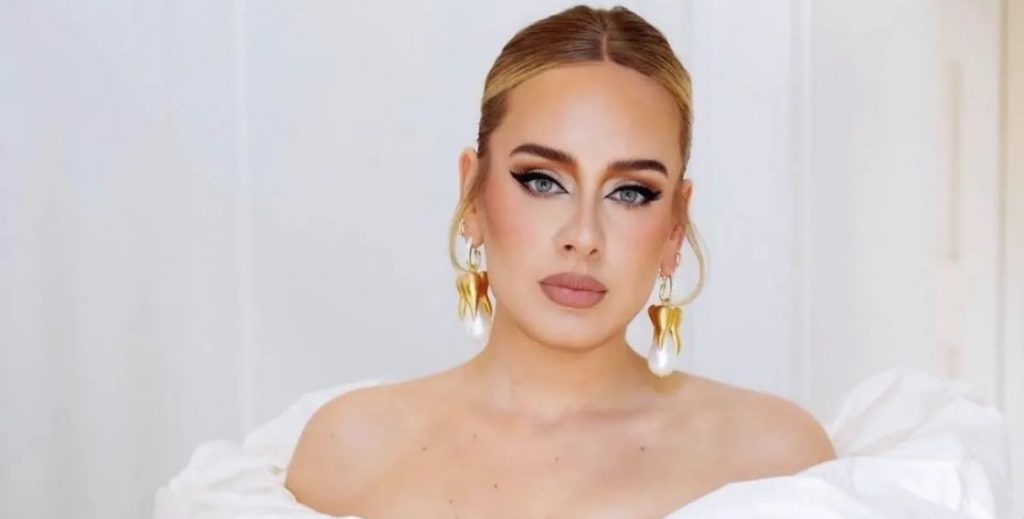 Adele publicó un adelanto de su nueva canción Easy On Me