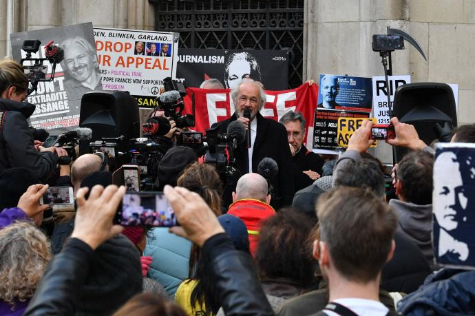 EEUU dice que la Justicia británica "erró" al denegar la entrega de Assange
