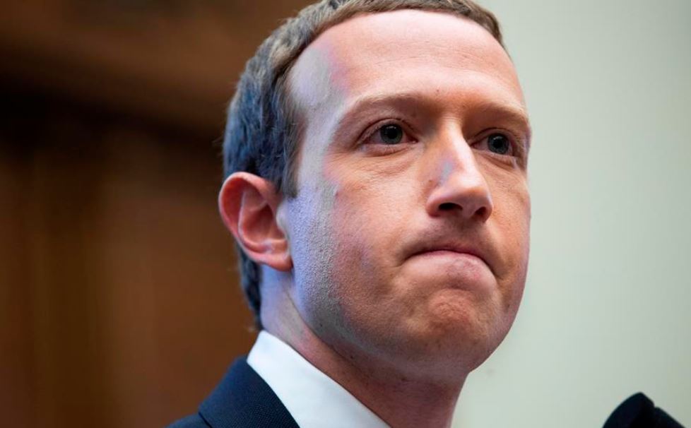 Zuckerberg pierde 5.900 millones de dólares tras la caída de Facebook