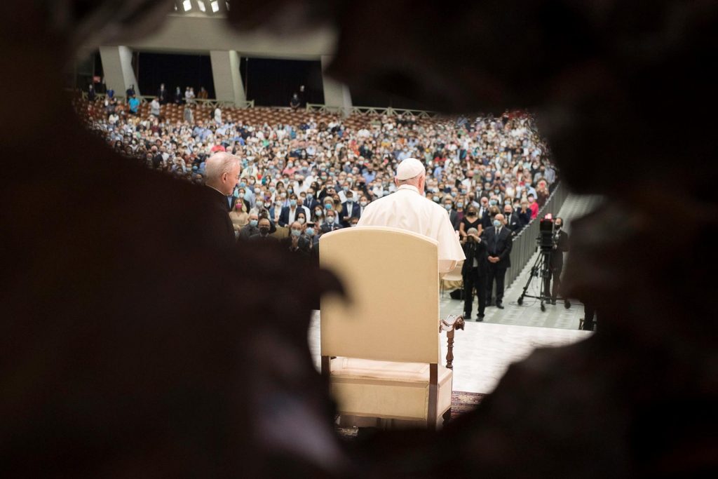 Informe revela al menos 330.000 casos de abusos sexuales en la iglesia católica francesa