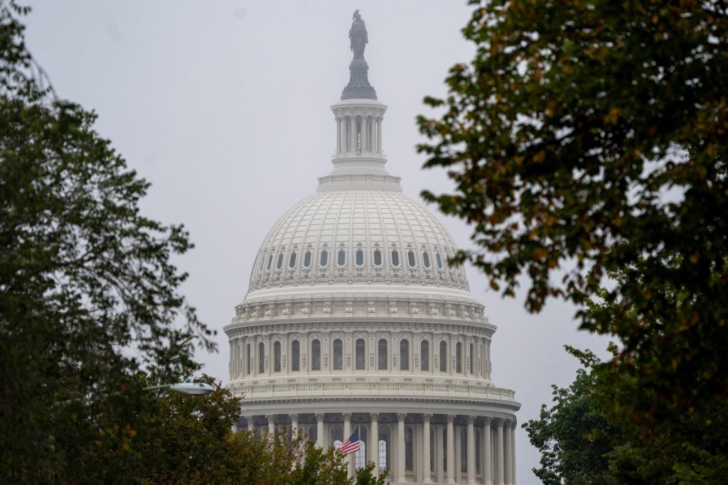 Activistas piden una reforma migratoria frente al Congreso de EEUU