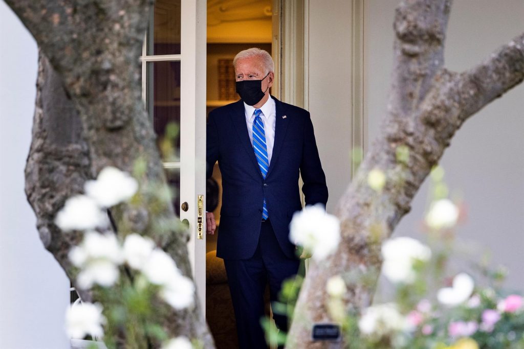 Biden mantiene cautela ante acuerdo en el senado para impago de la deuda