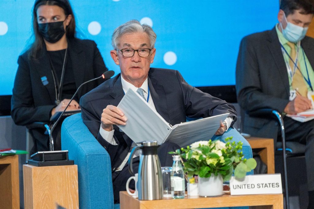 La Fed restringe las inversiones financieras de sus altos cargos