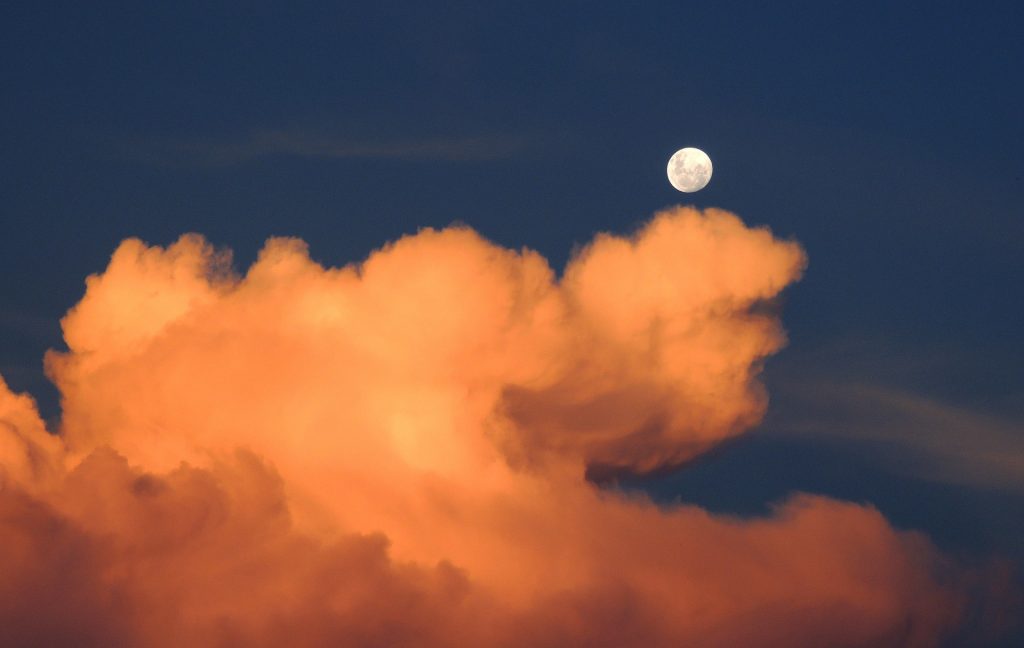 Es posible que la Luna se haya enfriado más lentamente de lo pensado