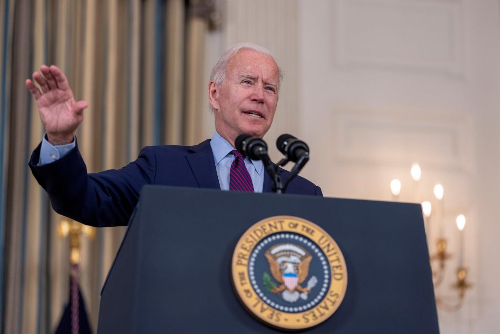 Manifestantes frente a la Casa Blanca exigen a Biden reforma migratoria ahora