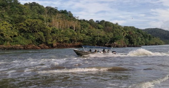 Rescatan en Colombia tres barcos con 47 migrantes que iban hacia el Darién