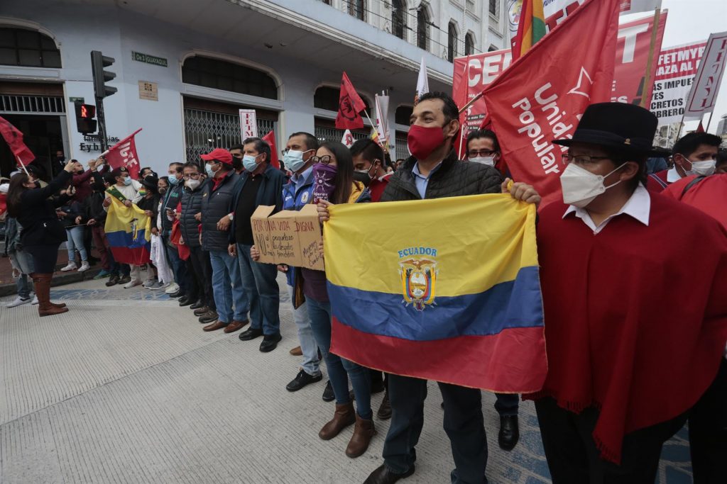 Protestas en Ecuador dejan un balance de 37 detenidos y 2 militares retenidos