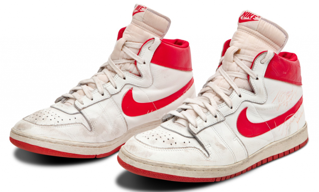 Sotheby's subastará zapatillas de Michael Jordan valoradas en 1,5 millones