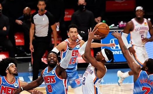Sin LeBron, unos dubitativos Lakers caen otra vez ante los Thunder