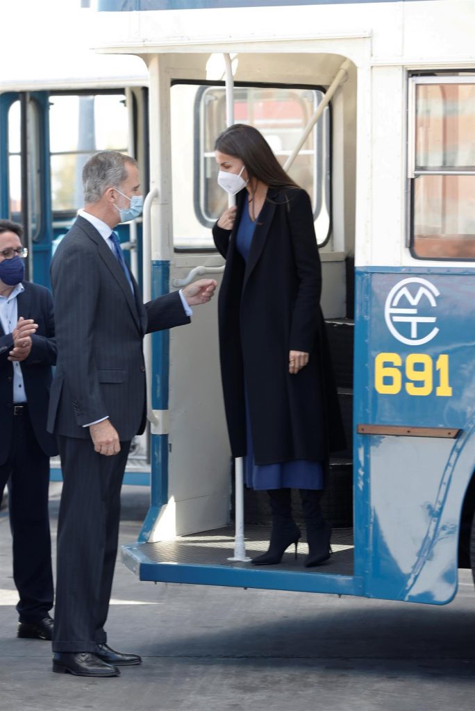 El viaje en autobús de los reyes de España