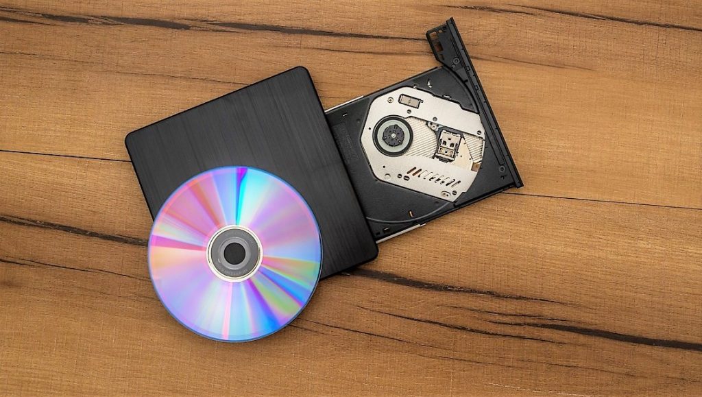 Crean una tecnología de almacenamiento óptico 5D que permite guardar 500 TB en un CD normal