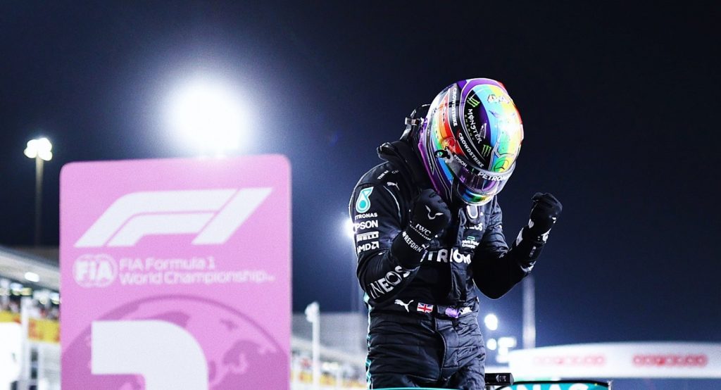 Hamilton gana en Qatar por delante de Verstappen