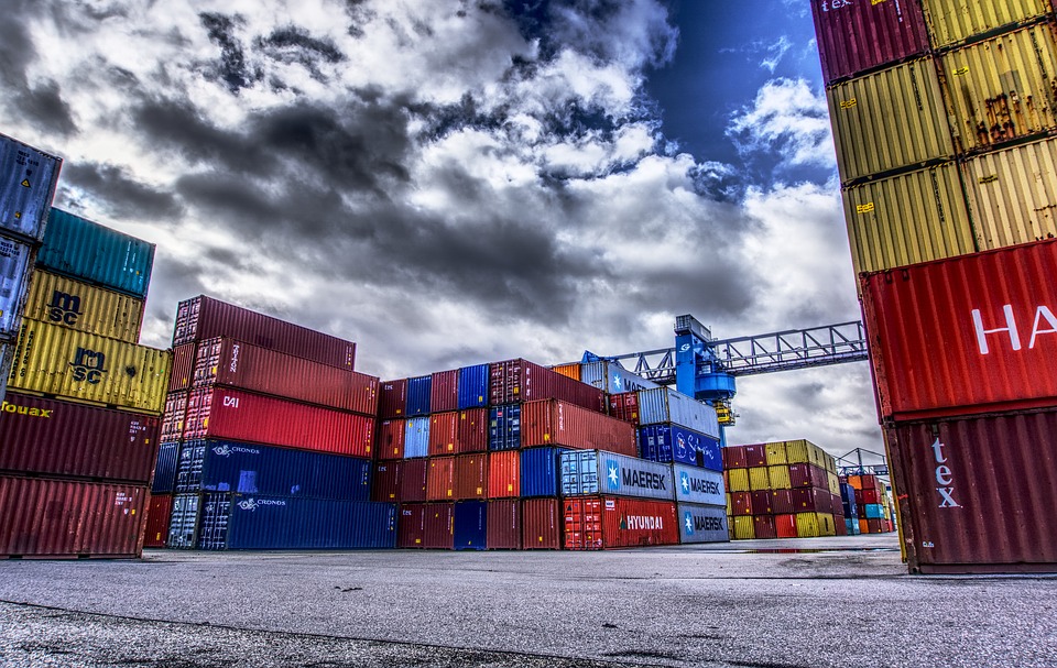 Déficit comercial de EEUU se dispara en septiembre por la caída de las exportaciones
