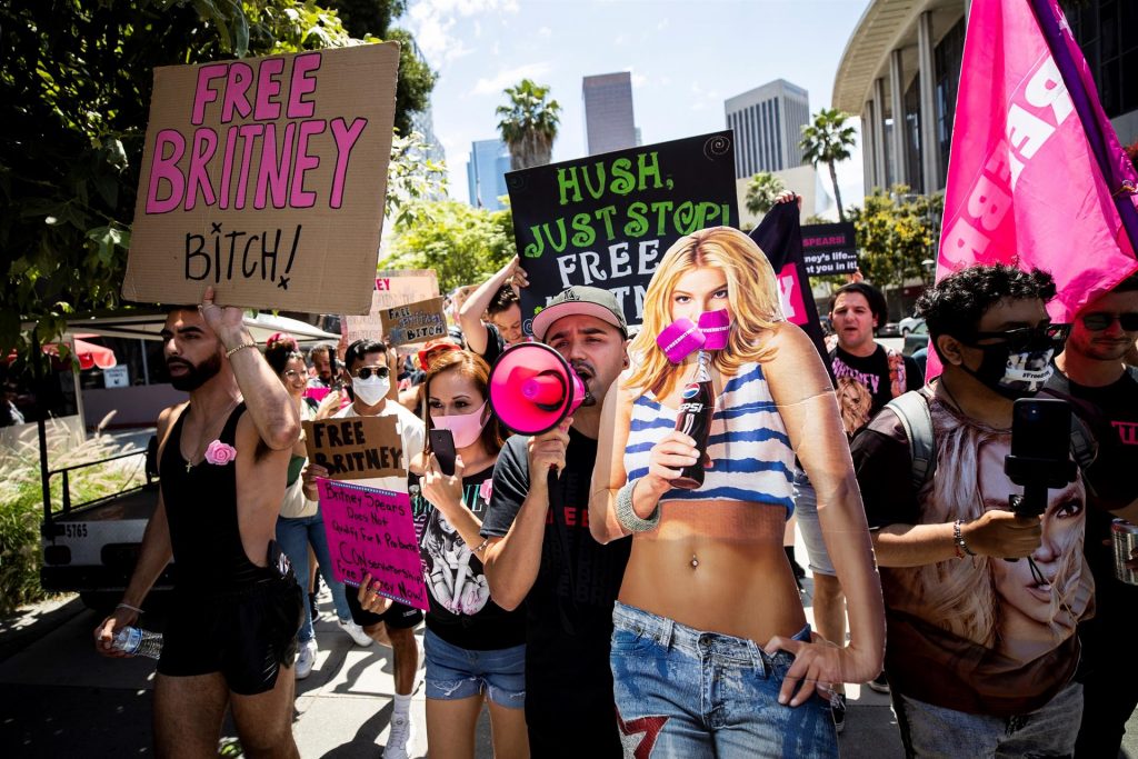 Hollywood y el mundo del espectáculo celebran que Britney Spears es "libre"