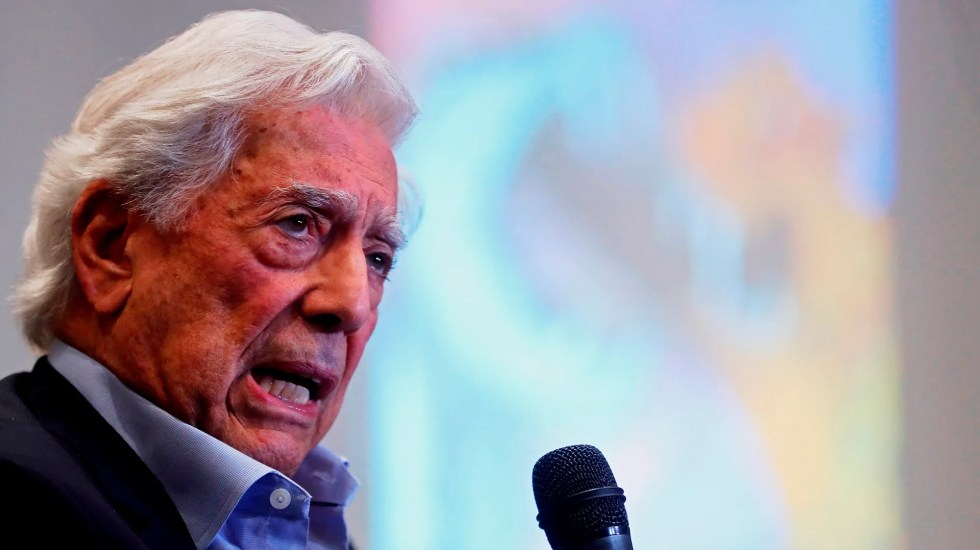 Vargas Llosa, elegido miembro de la Academia Francesa de la lengua