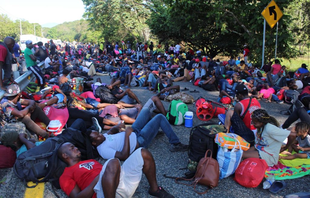 Miles de migrantes exigen con bloqueos regularizar su estancia en México