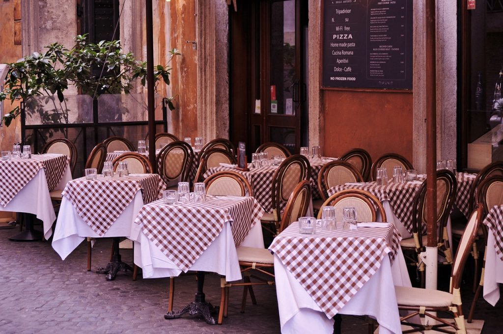 Miami Beach toma medidas contra operadores de cafés al aire libre