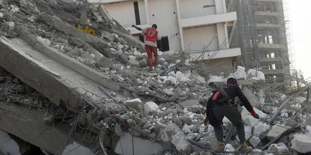 Al menos 4 muertos al derrumbarse un gran edificio en obras en Nigeria