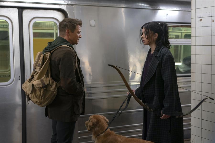 La serie Hawkeye de Marvel viene cargada de espíritu navideño