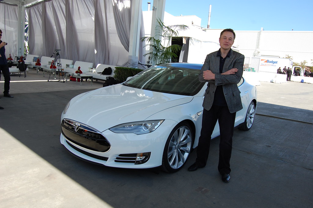 Elon Musk sigue vendiendo acciones de Tesla y el monto ya asciende a US$ 5.000 millones