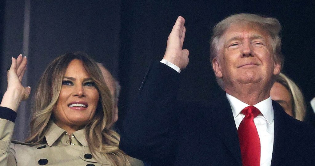 Trump regalará un adorno navideño en forma de gorra por cada US$ 75 donados a su campaña