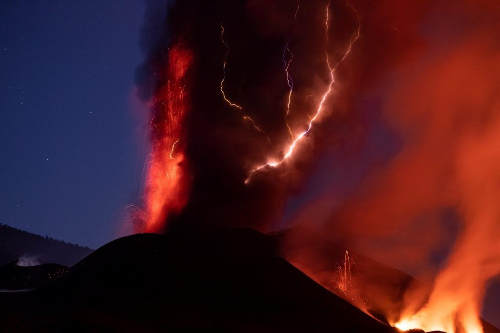 Conoce los daños que ha causado el volcán de La Palma al ambiente y a la economía