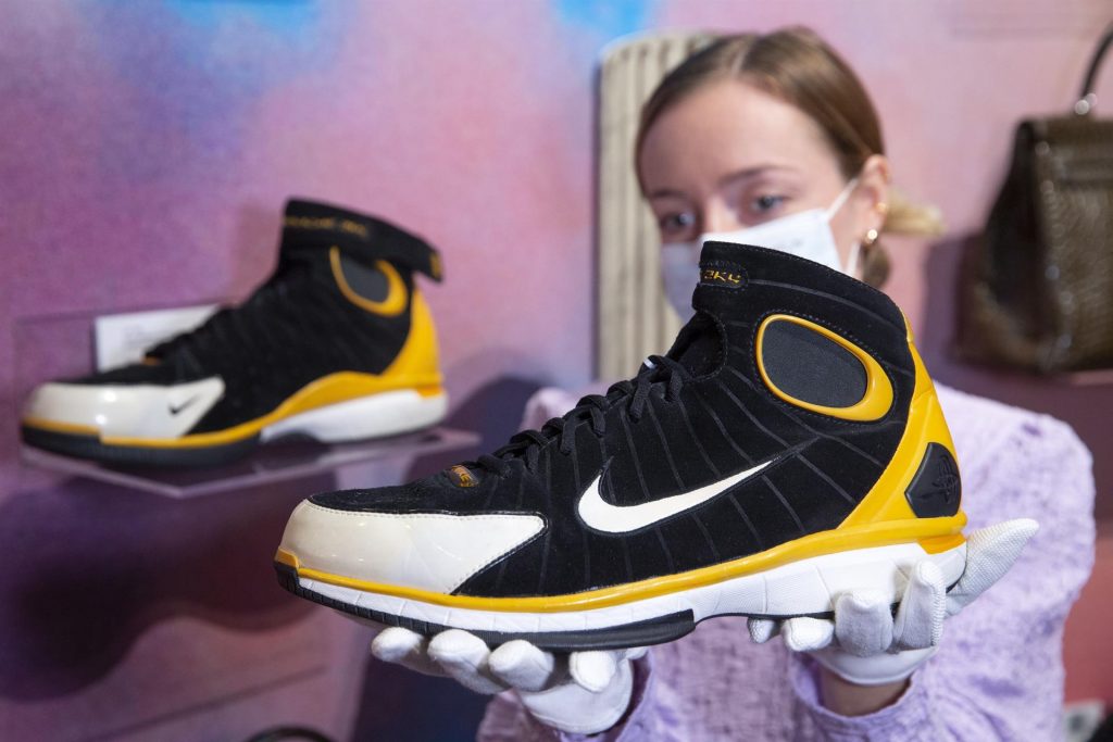 Subastaron las primeras zapatillas Nike de Kobe Bryant en US$ 32.823