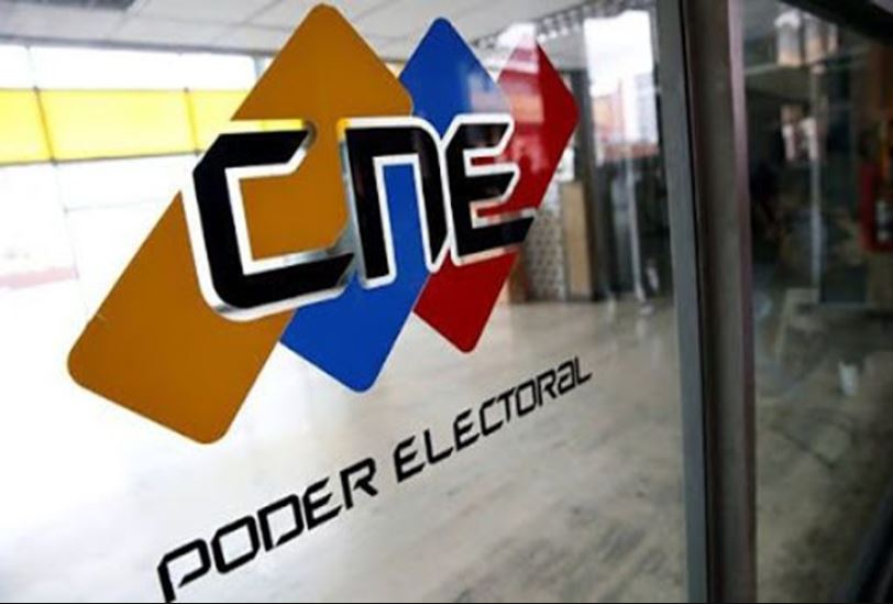 Ente electoral cambia de centro de votación a 2 candidatos a estado de Chávez