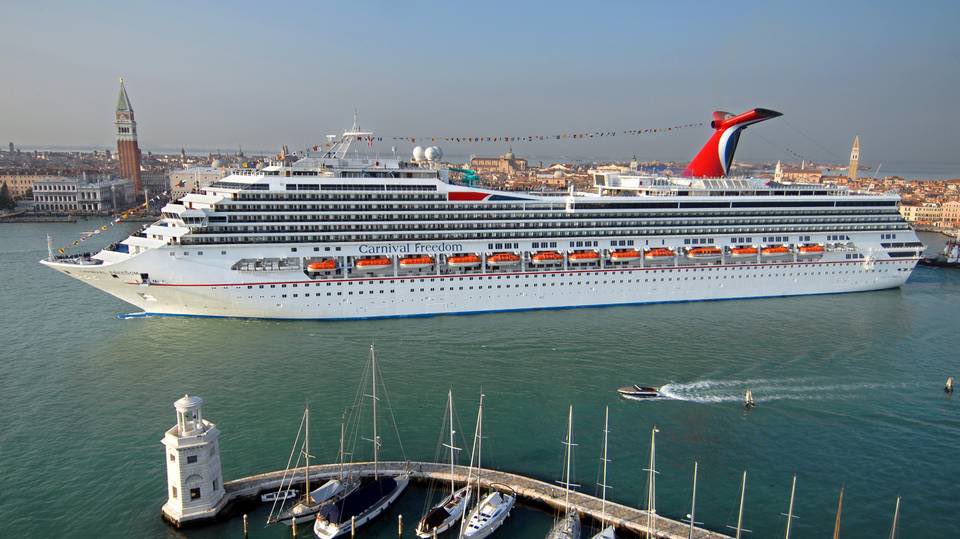 Investigan brotes de COVID-19 en 68 cruceros de EEUU en los últimos 7 días