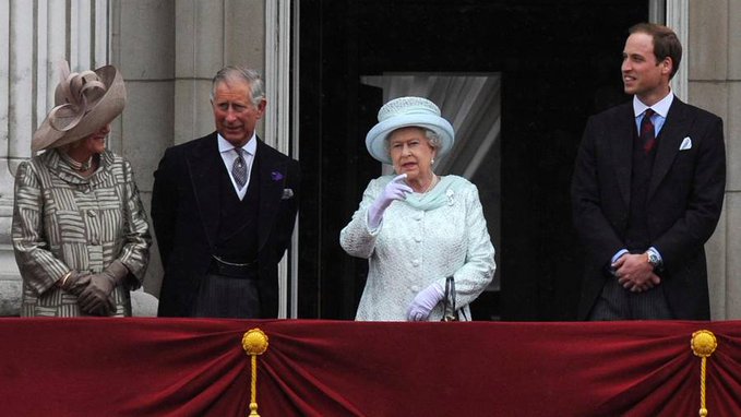 El príncipe Carlos y Camilla pasarán la Navidad con Isabel II