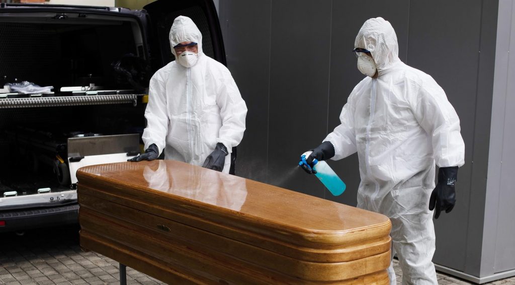 EEUU supera los 800.000 muertos por la COVID-19