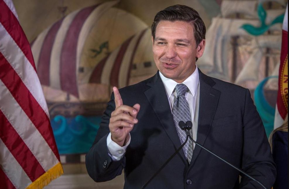 Gobernador de Florida presenta propuesta contra teoría sobre racismo en EEUU